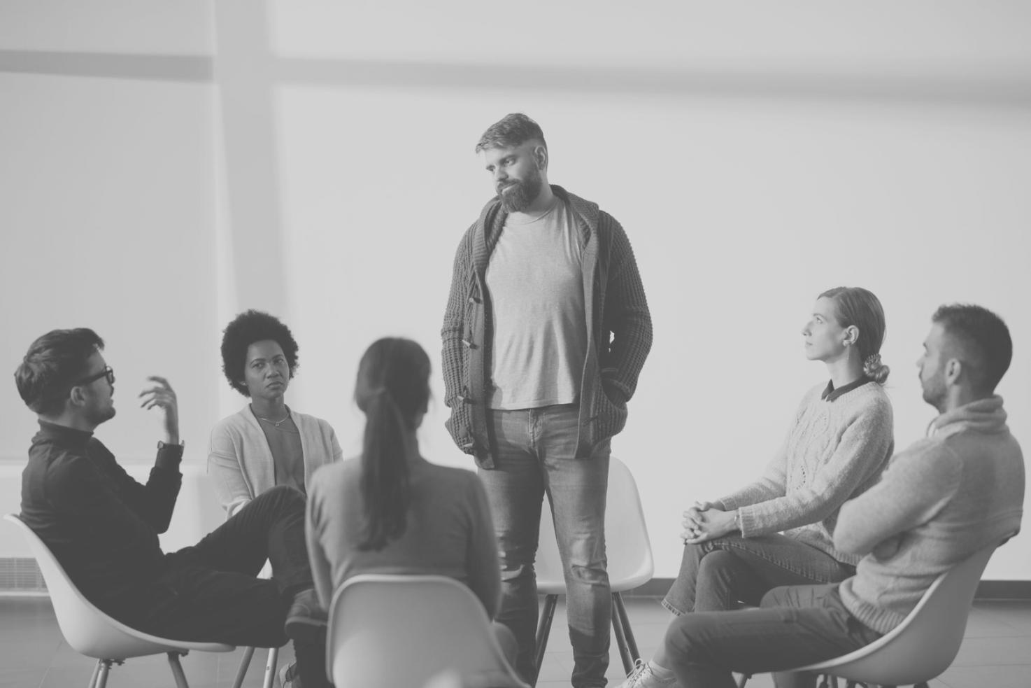 Environnement de travail moderne avec outils d'analyse financière